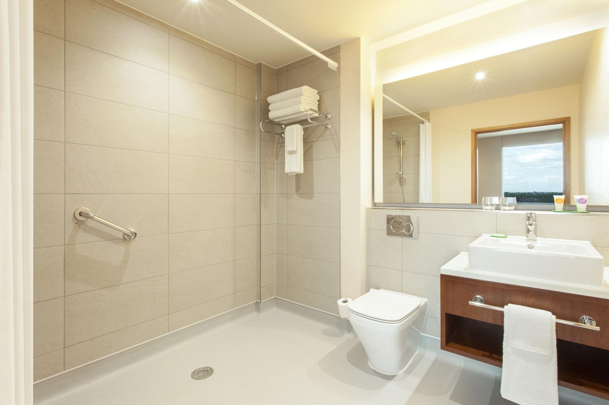 Hyatt Place West London Hayes 히드로 외부 사진