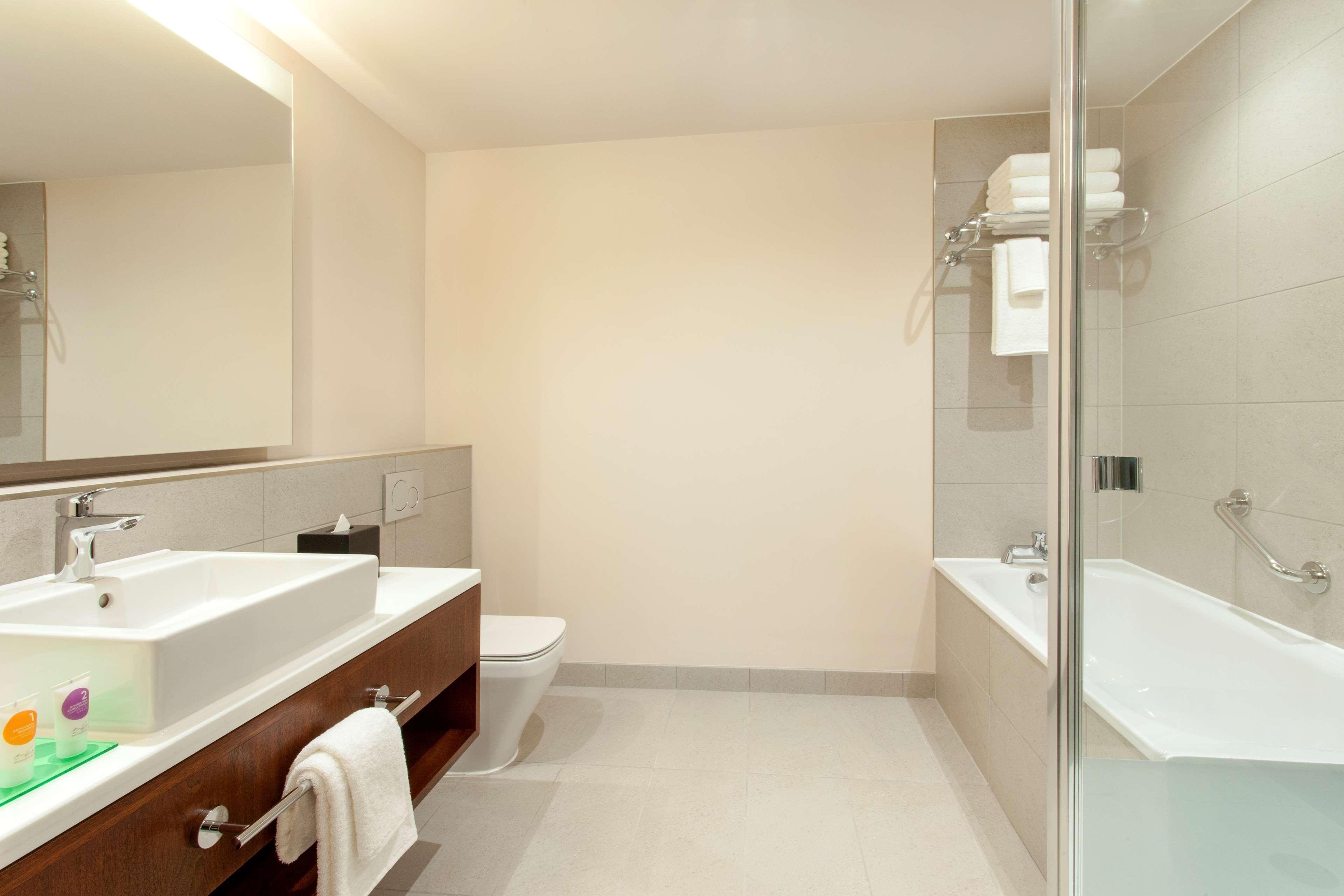 Hyatt Place West London Hayes 히드로 외부 사진